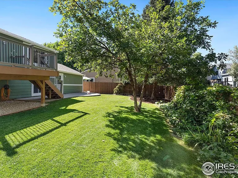 418 Albion Way — Photo 2