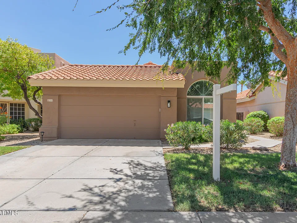 3225 E Briarwood Ter