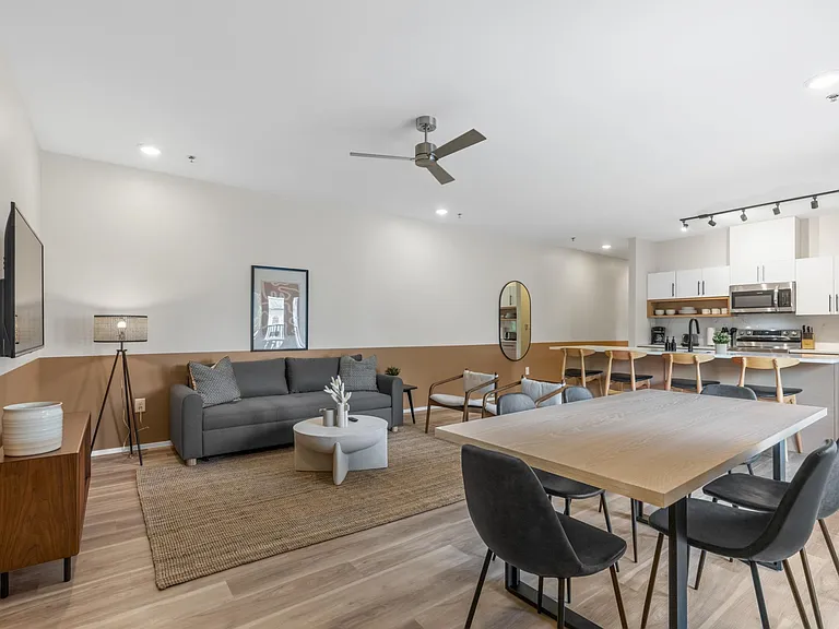 547 Winton Ter NE #1C — Photo 5