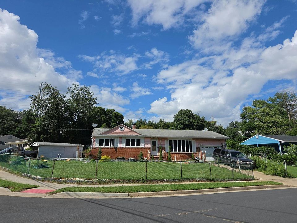 1st image of 10 Brookside Rd