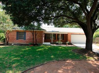424 Rittiman Rd, Terrell Hills, TX 78209
