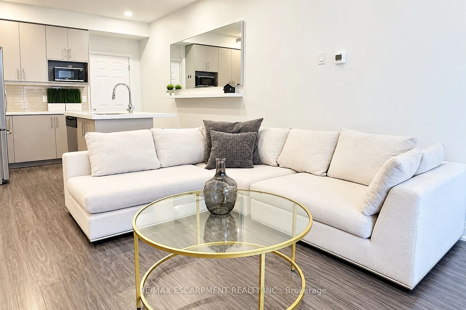 1 bed, $2,100 — Photo 3