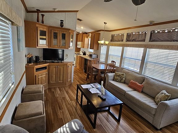 5th image of 2772 Bridge Ct