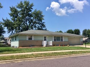 2101 Alameda Dr, Pekin, IL