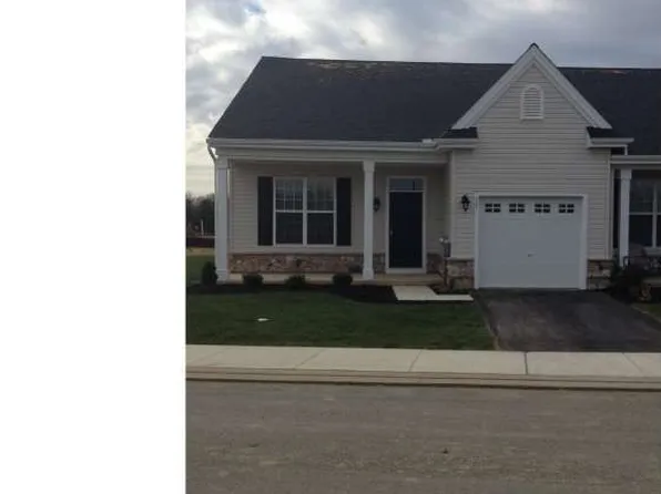77 Grand National Ln, Newark, DE 19702