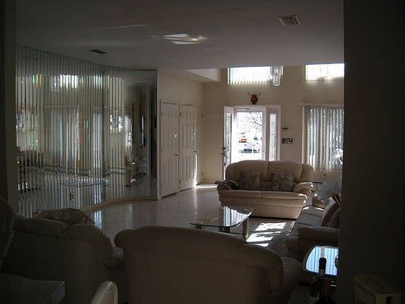 5th image of 410 Harold Ave