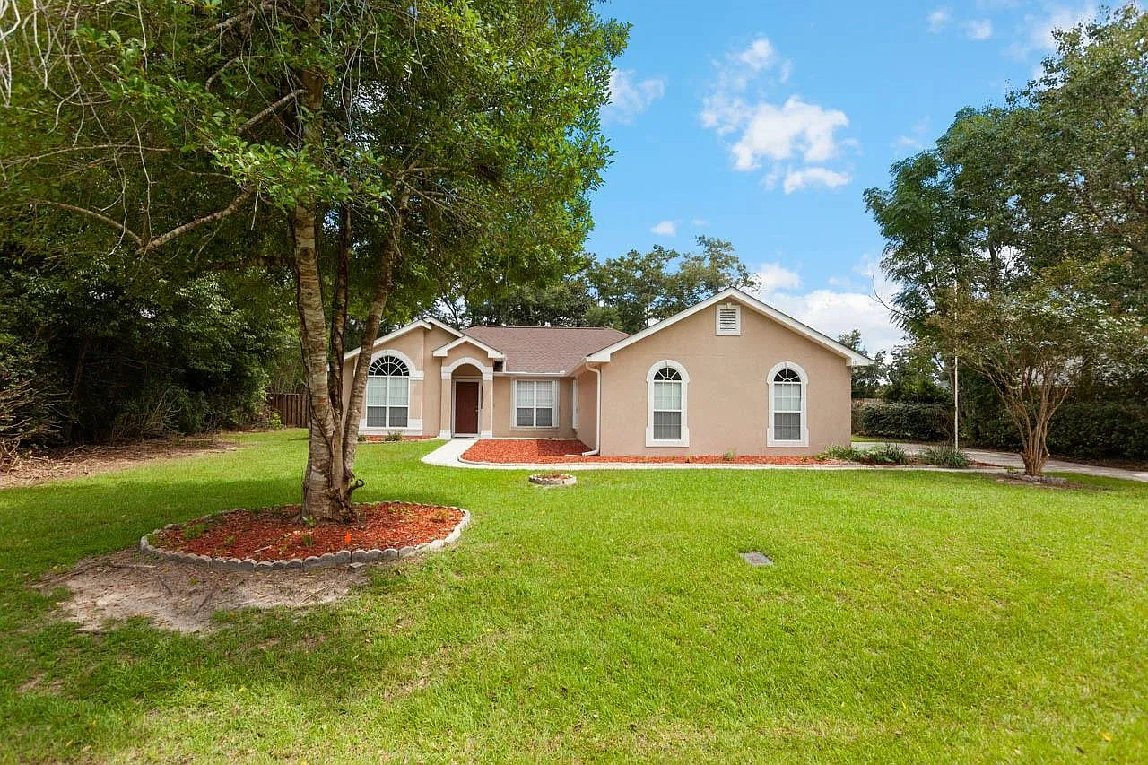 4 bed, 1745 sqft, $2,350 — Photo 1