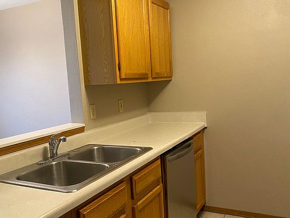 5th image of 2-5148 Zenith Pkwy #2