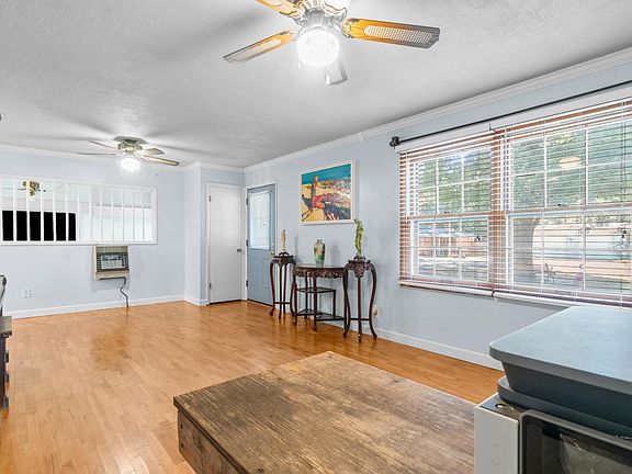 4th image of 128 Circle Dr