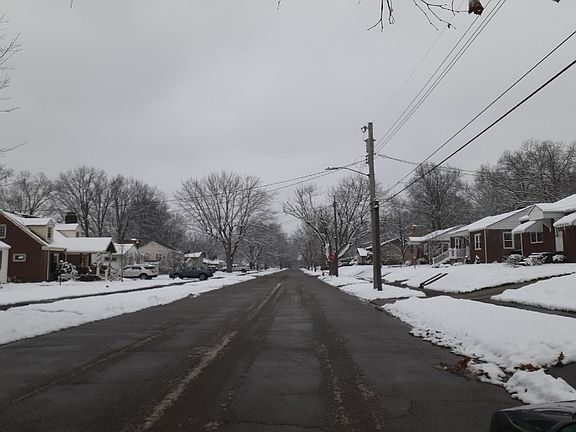 4th image of 601 N Bentley Ave