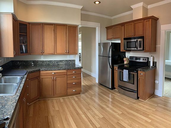 5th image of 3128 Grand Ave Unit A