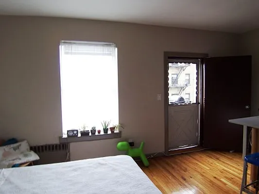 Rented by City Apt Group LLC | media 28