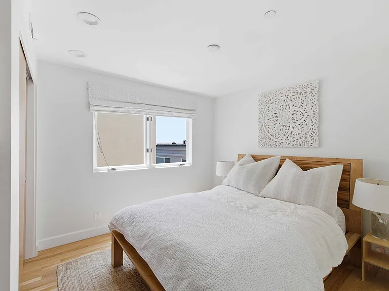 225 36th Pl — Photo 33