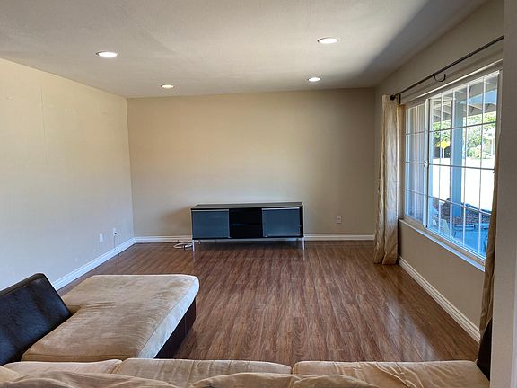 5th image of 1123 S Gretta Ave