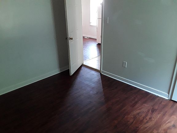 2nd image of 1420 Minefee St