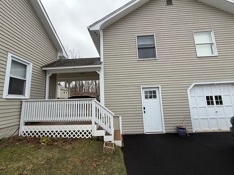 40 Cribbins Ave #40 — Photo 3