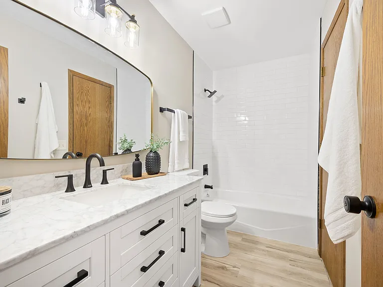 1270 Lake Susan Hills Dr — Photo 11
