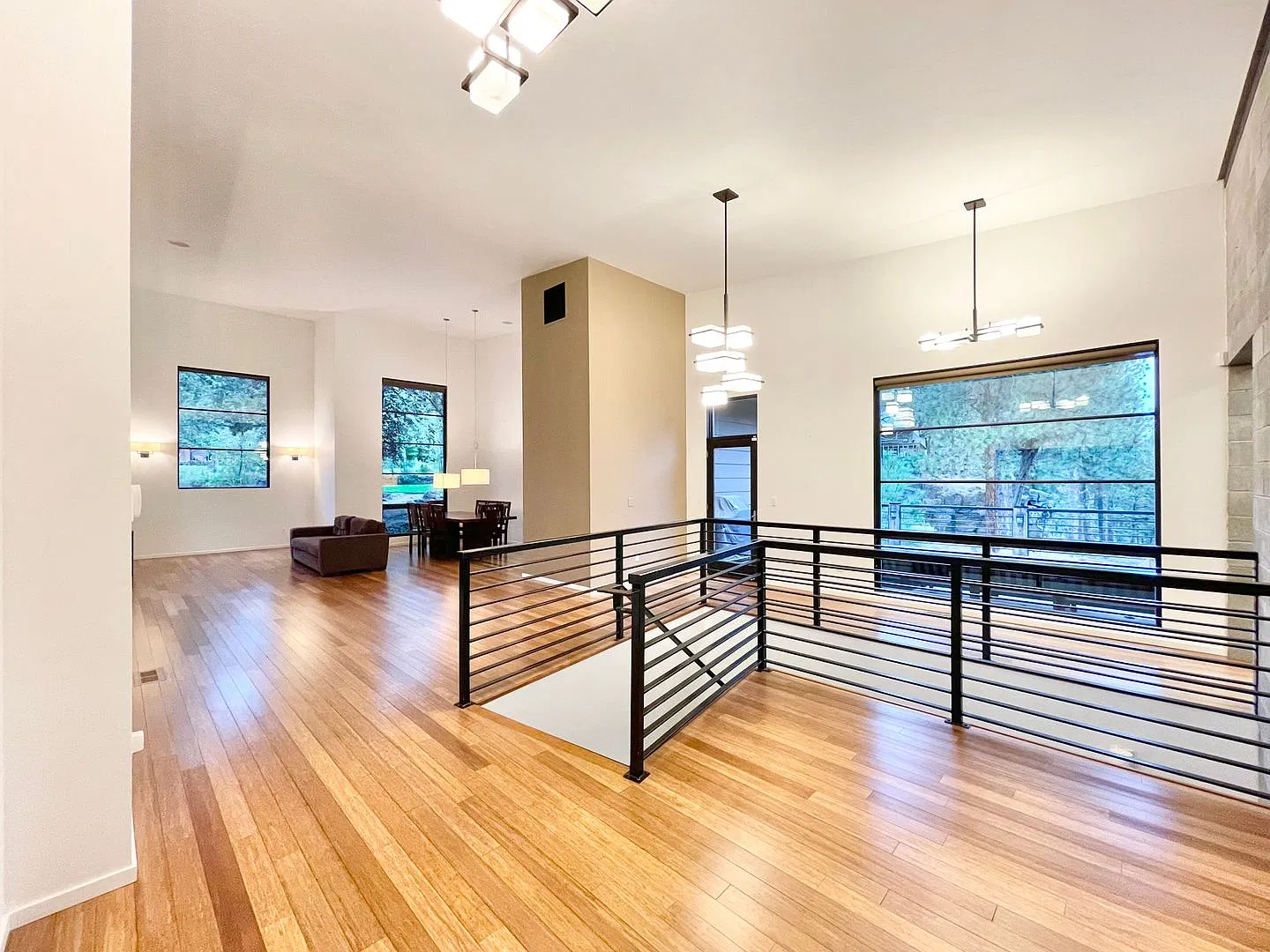 Check Out This Beautiful Furnished Home In Boyd Acres Neighborhood! — Photo 4