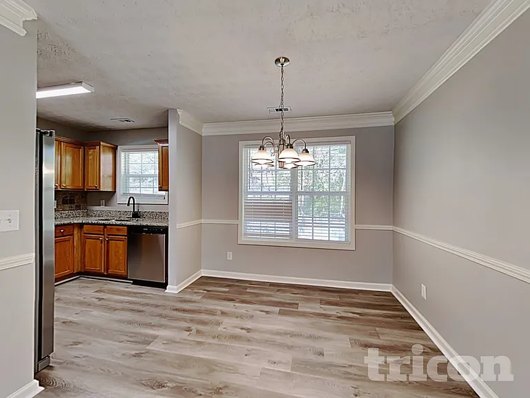 1455 Enchanted Forest Dr — Photo 5