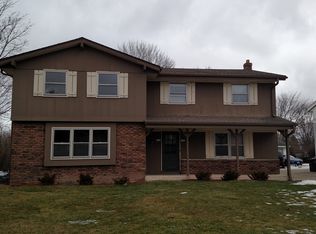 9184 W Allerton Ave, Greenfield, WI 53228