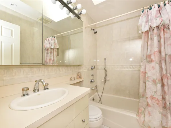 33-16 24th Avenue image 25 of 41