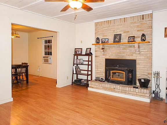 3rd image of 608 Spear St
