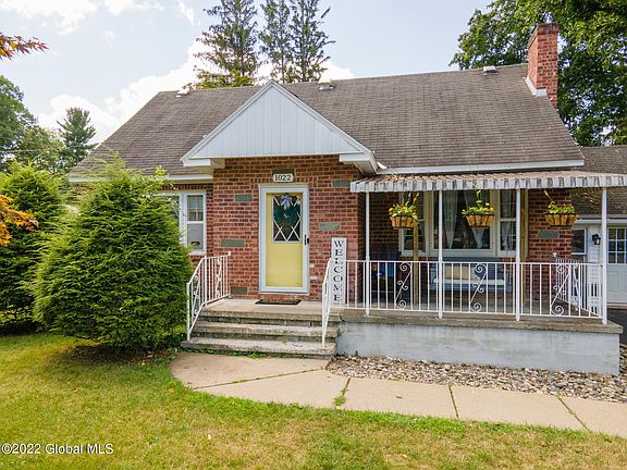 3rd image of 1022 Manas Dr