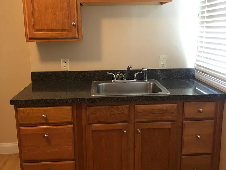 962 Plainfield St — Photo 5
