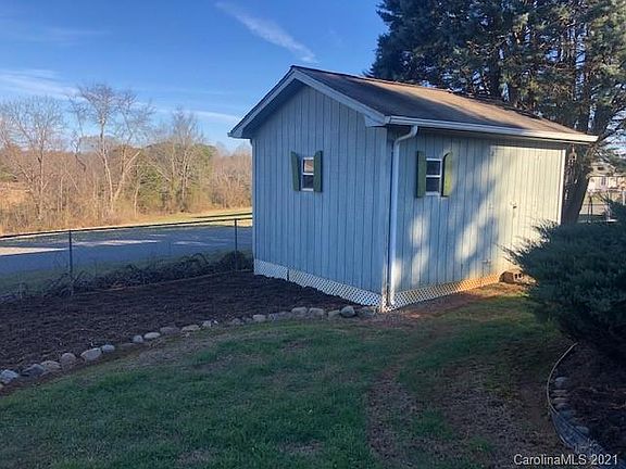 5th image of 138 Dogwood Acres Ln