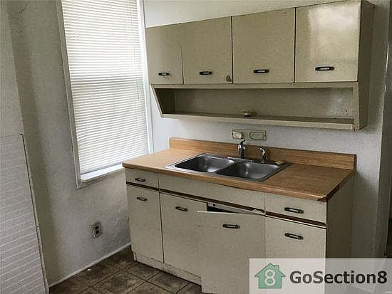 4th image of 4557 Saint Louis Ave #2