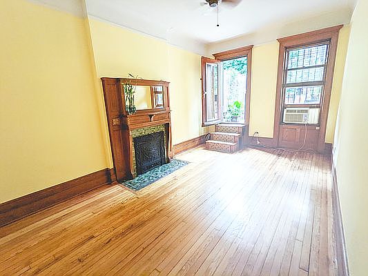 3rd image of 632 W End Ave APT 4R