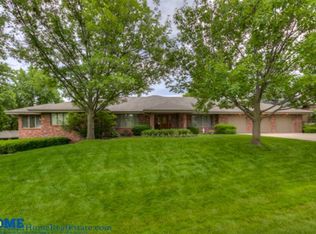 9601 Firethorn Ln, Lincoln, NE 68520