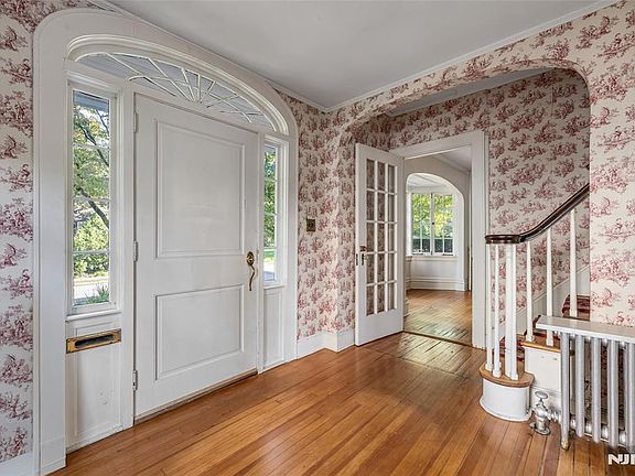 3rd image of 478 Spring Avenue