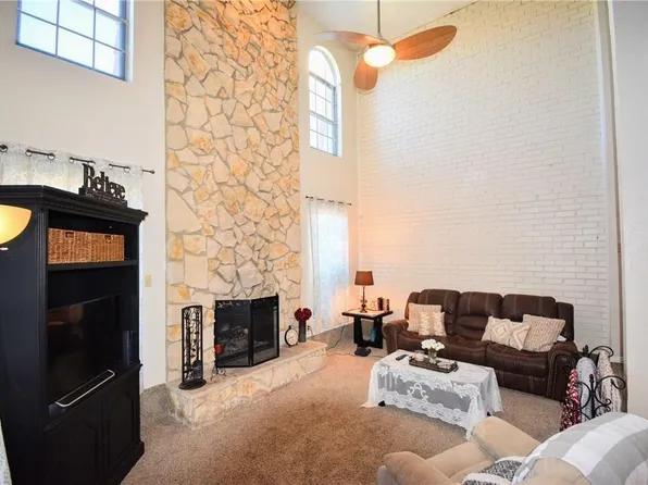 2235 Seville Ct, Dalworthington Gardens, TX 76013