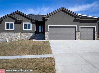7836 Gerald Ave, Lincoln, NE 68516