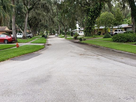 4th image of 130 Oak Sq S