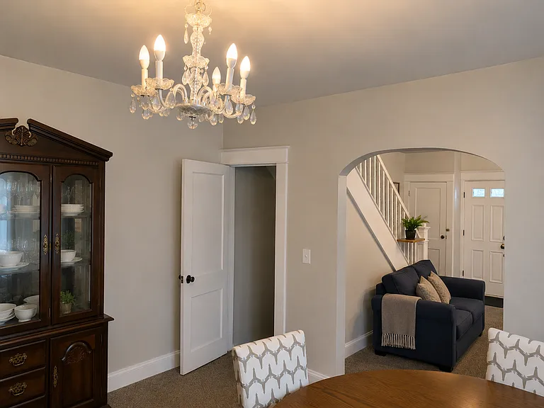 527 Franklin Ave — Photo 6