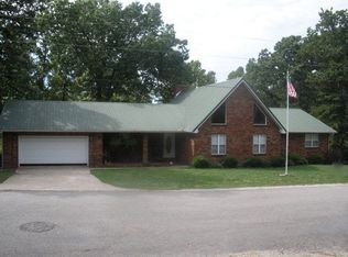 1206 Lake Road Dr, Cassville, MO 65625