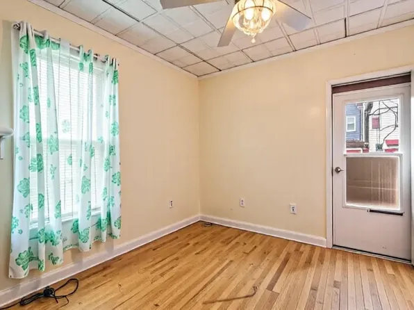 938 Troy Avenue image 7 of 24