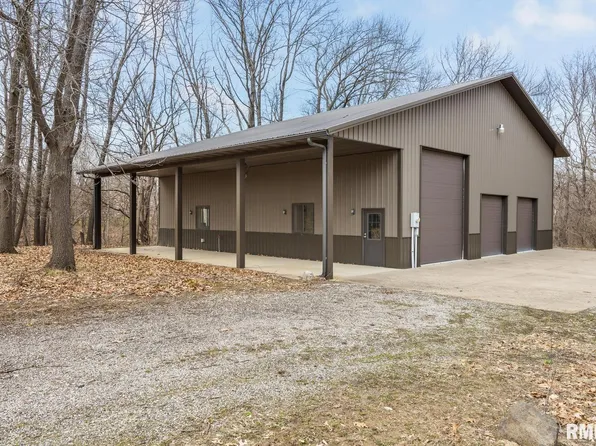 239 Schulzki Ln, East Peoria, IL 61611