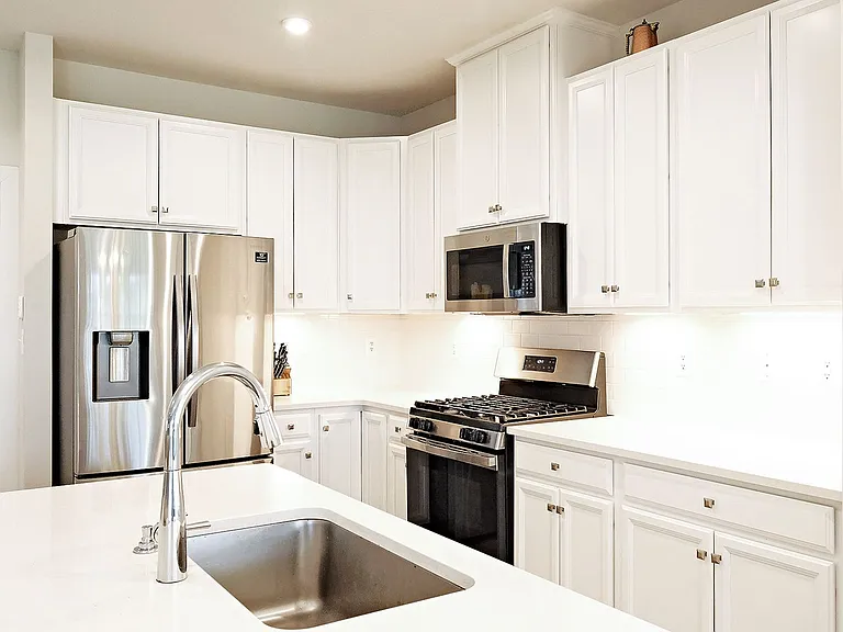 4304 Sunset Dr — Photo 5