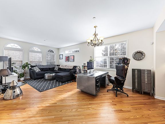 4th image of 703 Prescott Ct #703