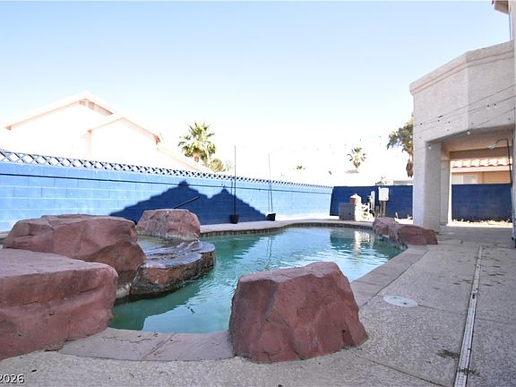 5th image of 5016 Camino Del Santo Pkwy