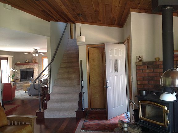 3rd image of 535 E Dohmen Dr