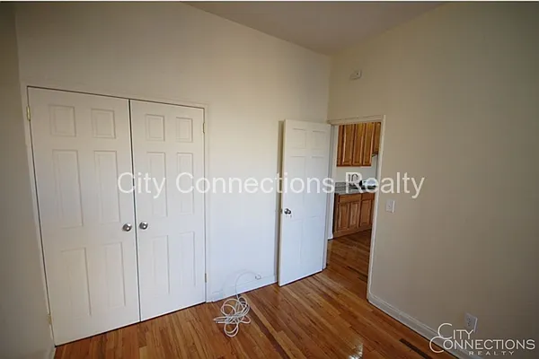 Rented by City Connections Realty | media 9