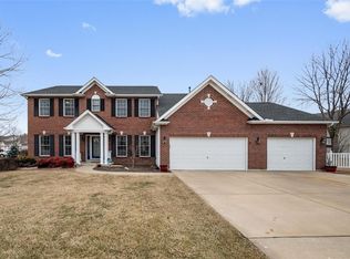 108 Courtfield Dr, O'Fallon, MO 63366
