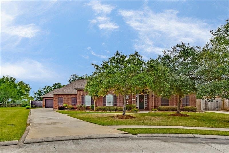 1st image of 131 Spanish Oak Cir