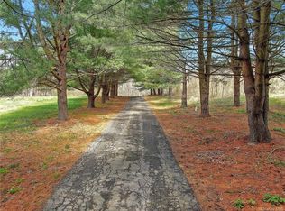 Cole Rd, Pleasant valley, NY 12569