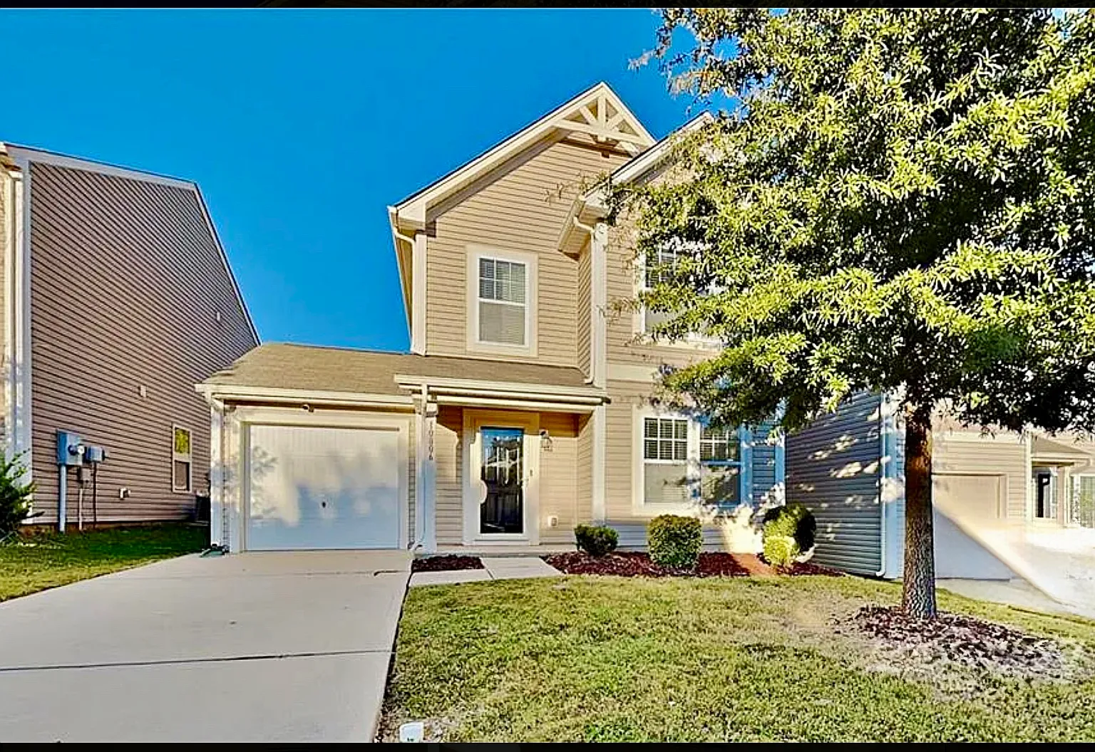 3 bed, 1986 sqft, $2,200 — Photo 1
