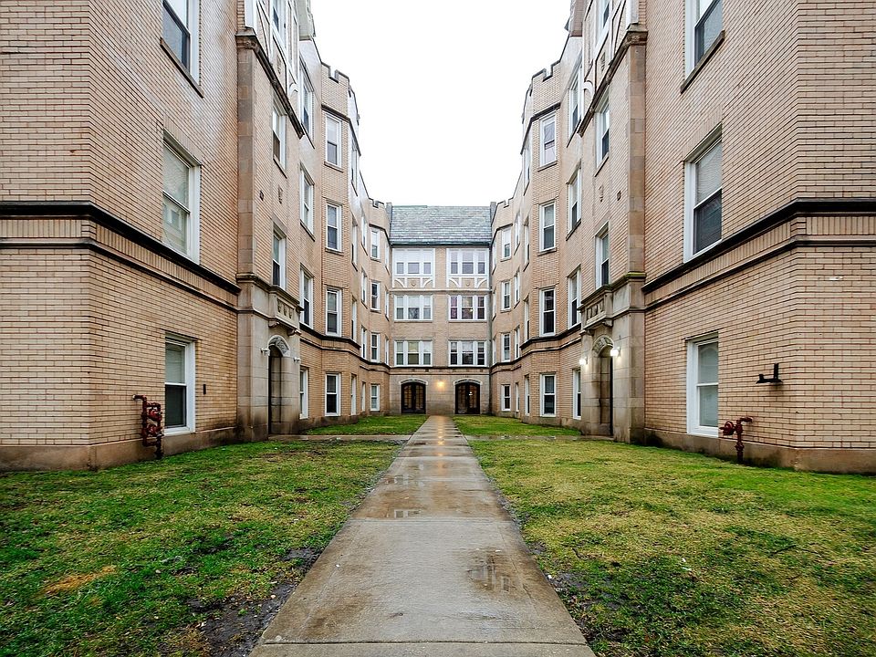 1st image of 6319 N Artesian Ave